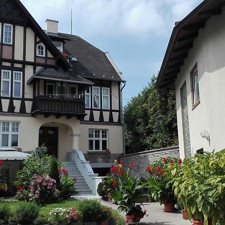 Haus Zu Den Zwei Eichen Appartement Perchtoldsdorf Buitenkant foto