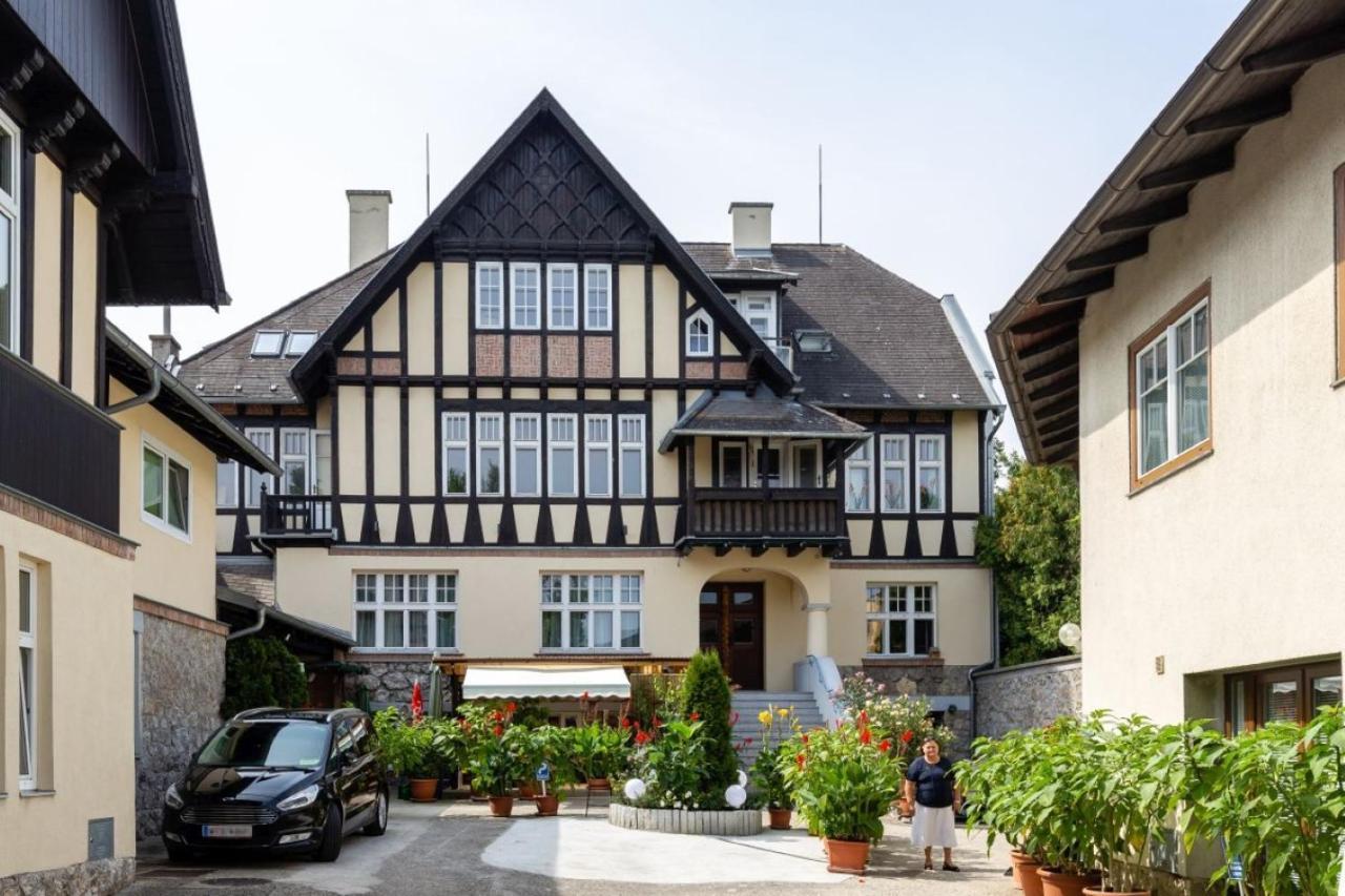 Haus Zu Den Zwei Eichen Appartement Perchtoldsdorf Buitenkant foto